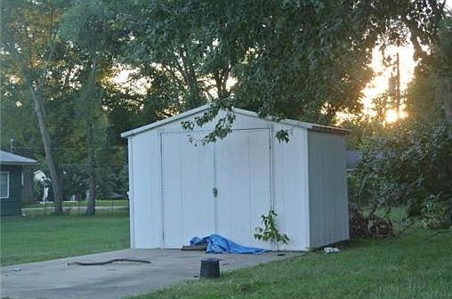 3rd image of 1501 Dakota St