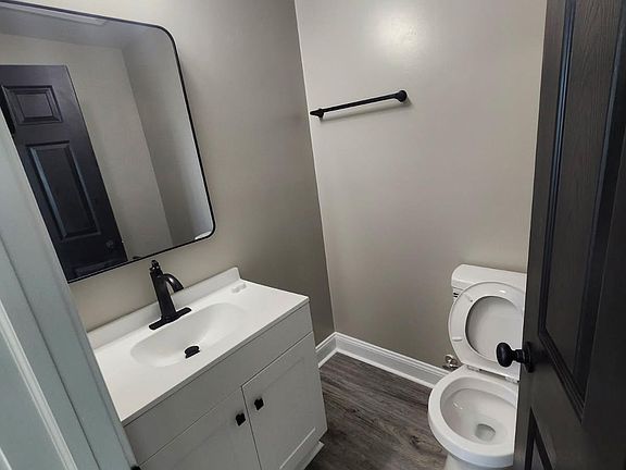 4th image of 427 N Wright Ave