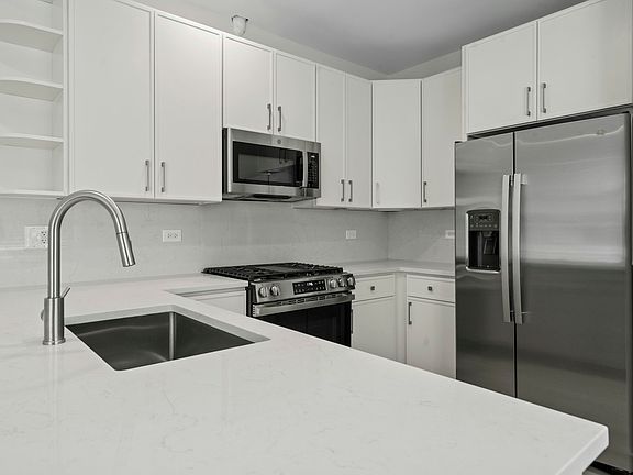 2nd image of 432 S Maple Ave #436-102