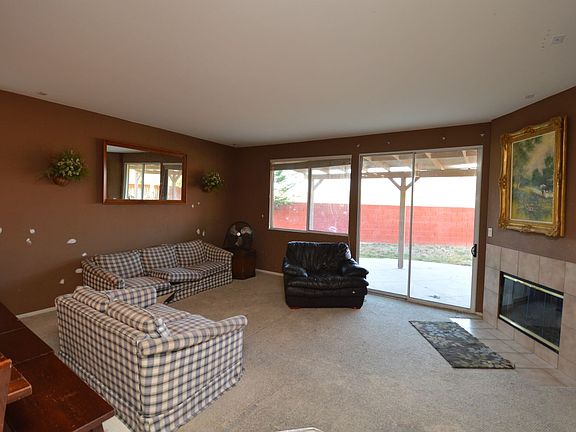 5th image of 28998 Bayberry Dr