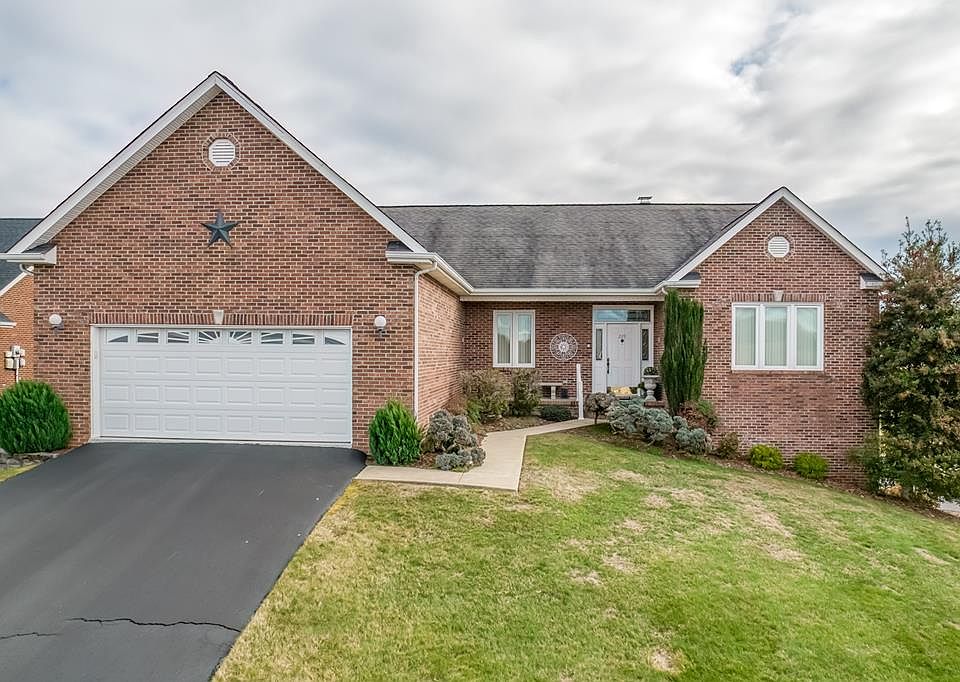 1st image of 229 Country Meadow Cir