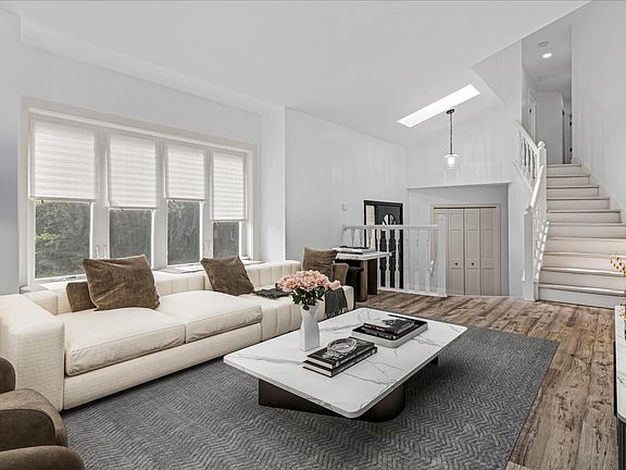 3rd image of 13629 Glasgow Ln