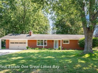 1204 Allendale Dr, Saginaw, MI 48638