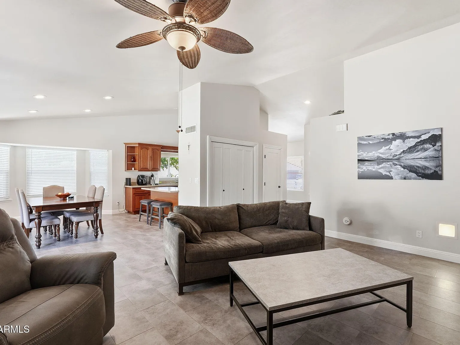 4 bed, 3.0 bath, 2291 sqft, $4,800 — Photo 4