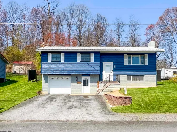 310 King Dr, Kingwood, WV 26537