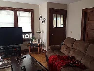 2nd image of 2727 Marshall St NE