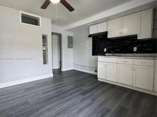 7802 NW 8th Ave APT 3, Miami, FL 33150