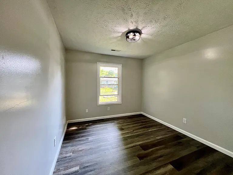 28 Sycamore Dr — Photo 17
