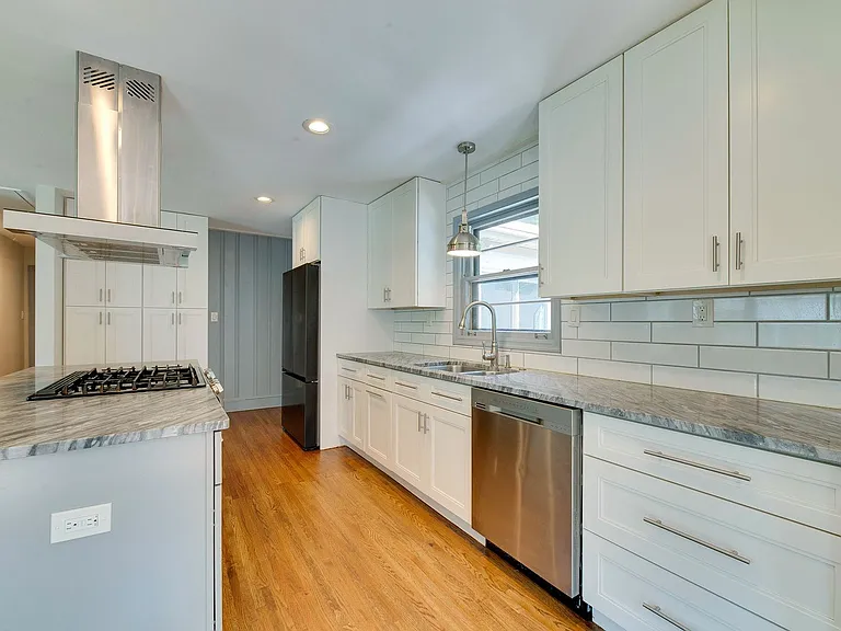 3921 Sheffield Dr — Photo 15