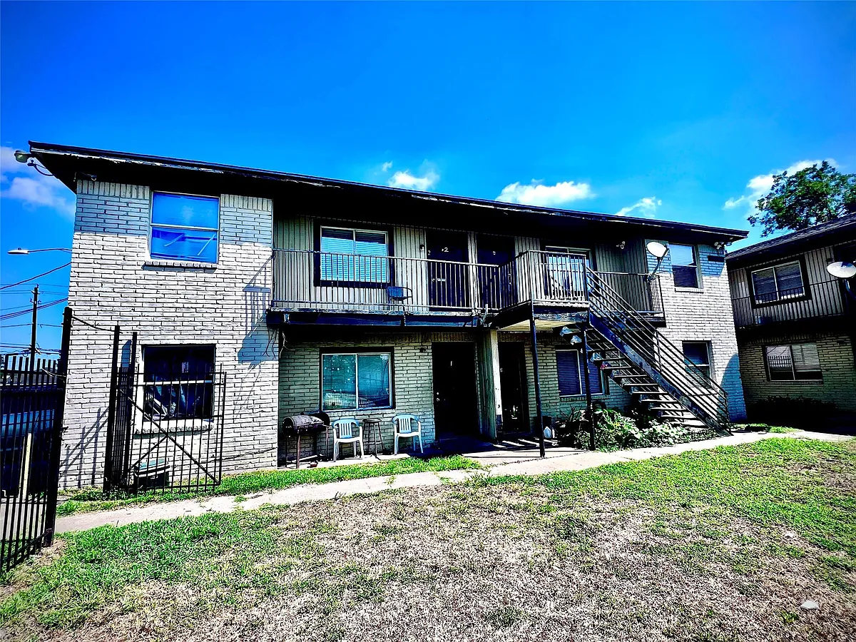 Building Photo - 6802 Sayers St #A