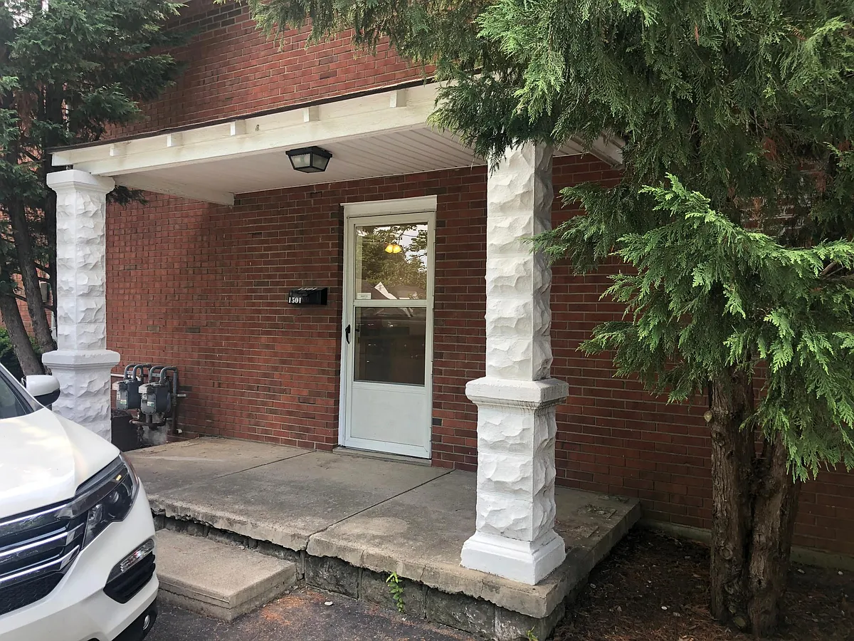 Front entrance - 1501 Indiana Ave