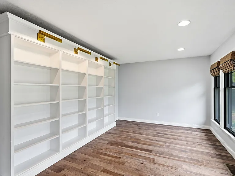 71 Forest Ave — Photo 25