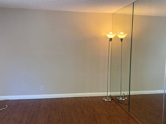 4th image of 2931 Plaza Del Amo Unit 133