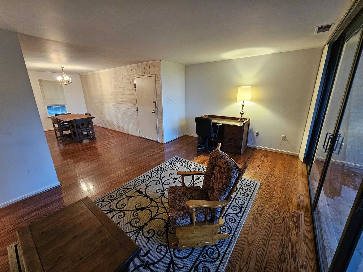 2 bed, 1110 sqft, $2,720 — Photo 3