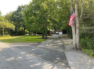 7223 Versailles Rd, Derby, NY 14047