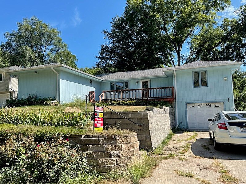 2nd image of 203 W D St