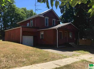 228 Elm St, Peterson, IA 51047