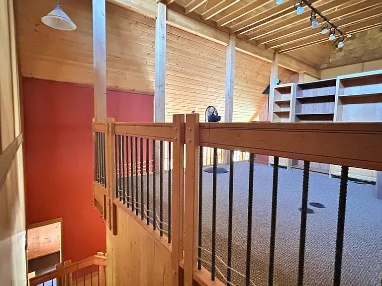 957 N Shoshone Loop — Photo 9