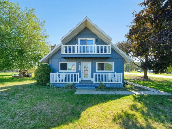 195 Southern Shores Dr, Brooklyn, MI 49230