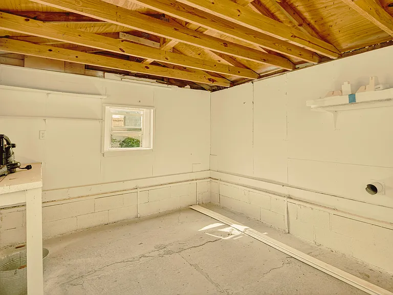 1 Colleton Dr — Photo 36