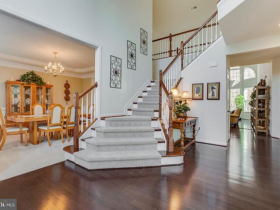 3rd image of 6712 Osborne Hill Dr