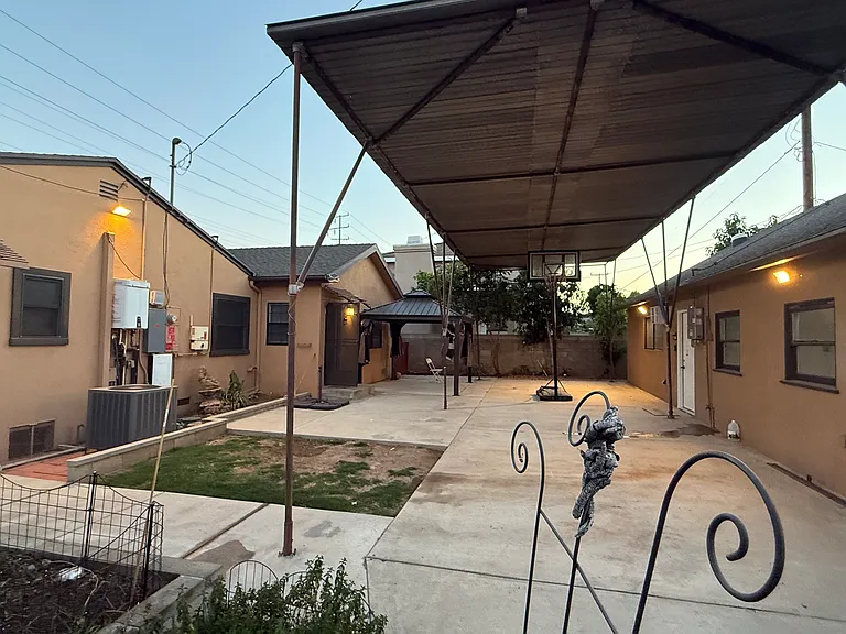 10257 Olive St — Photo 47