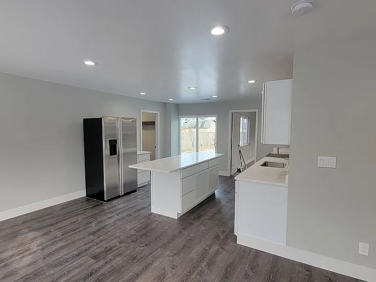 956 Olympia Dr — Photo 21