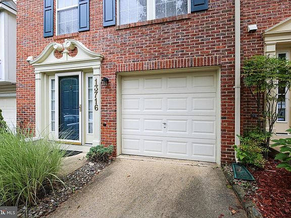 2nd image of 13716 Palmetto Cir