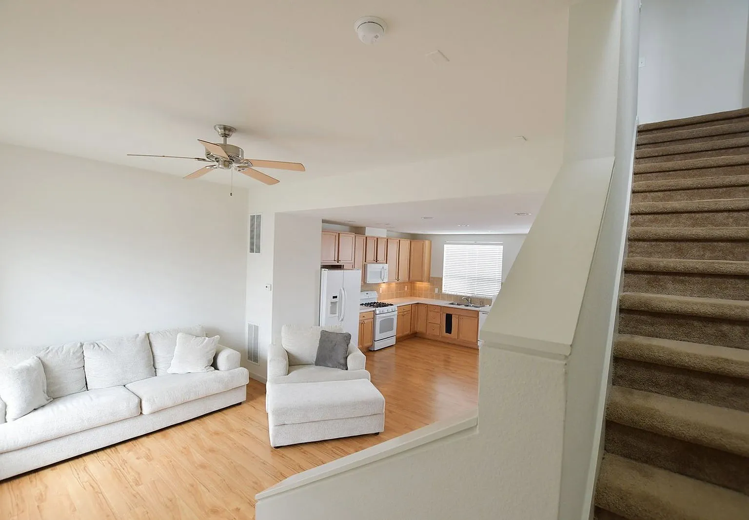 2 bed, 2.5 bath, 1370 sqft, $2,795 — Photo 3
