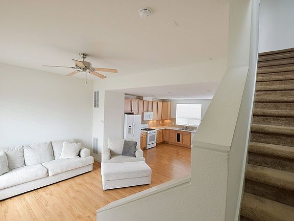 3rd image of 2422 Uinta St