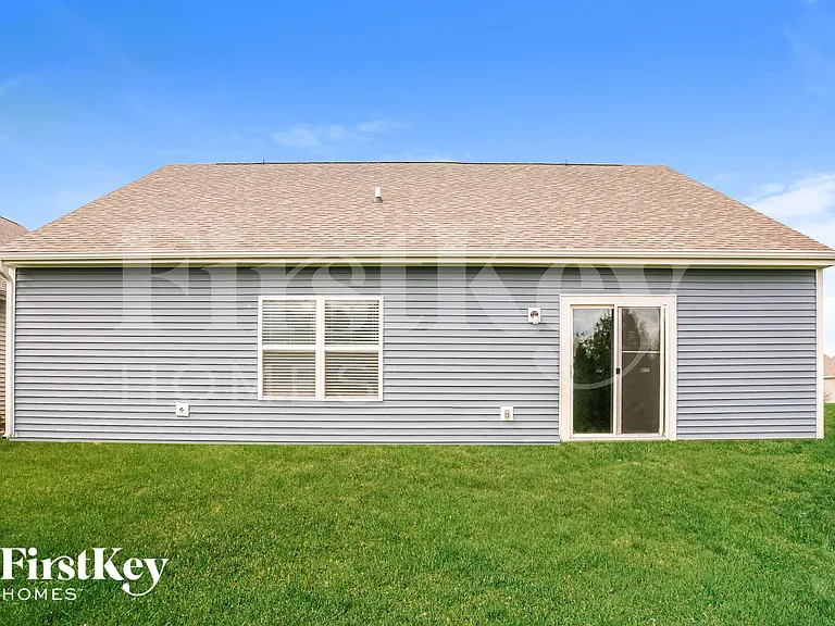 1301 Greenbriar Way — Photo 15