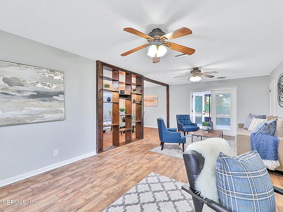 4th image of 6547 Lucente Dr