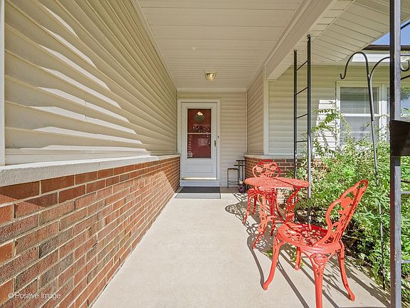 3rd image of 6 Ridgewood Rd