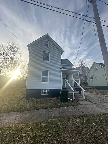 909 Clinton Ave SW Photo 1