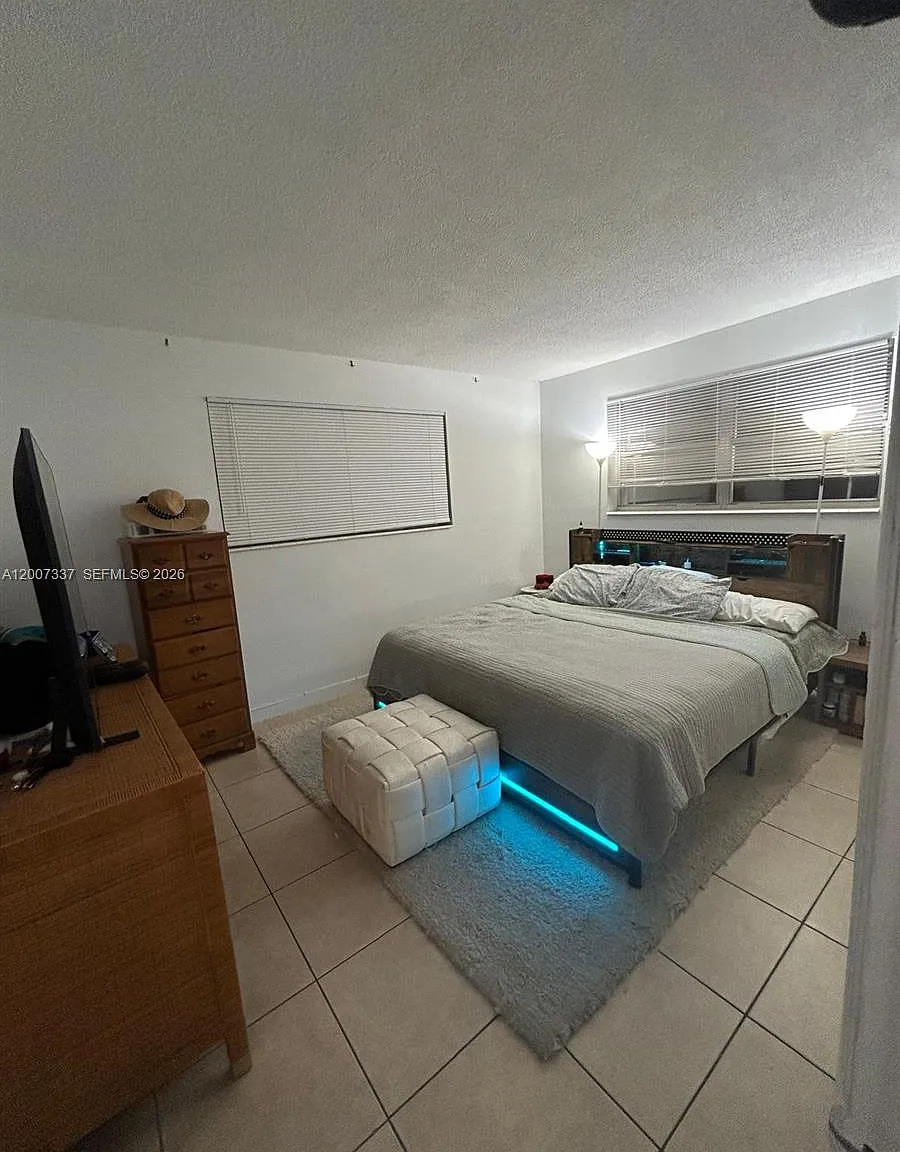 Lsolei At Hallandale Beac — Photo 4
