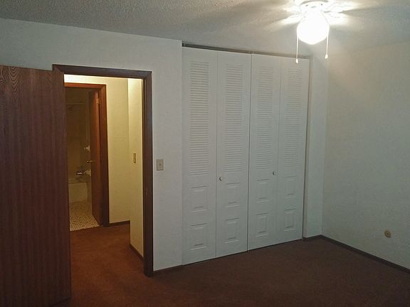 4th image of 956 12th St SW Unit 304