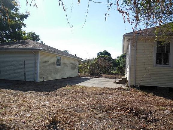 3rd image of 7145 Patterson Dr