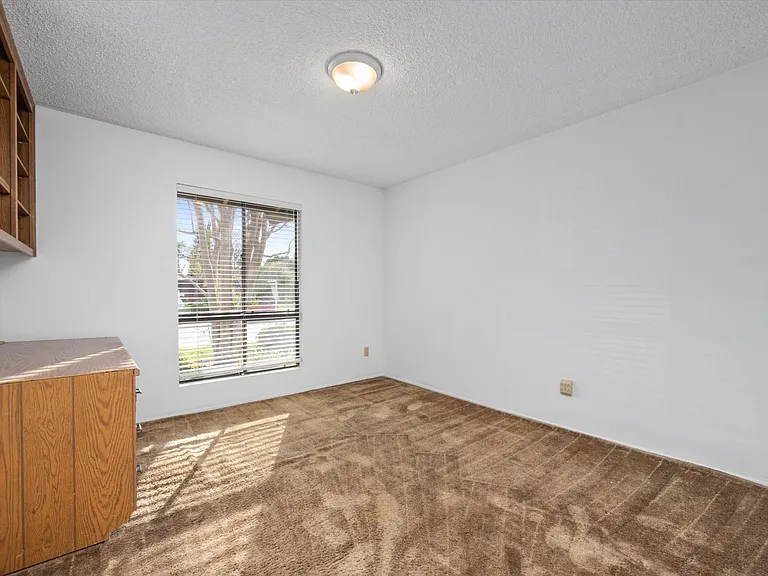 7808 Selkirk Dr — Photo 24