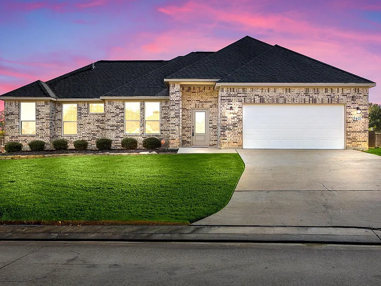5401 Zephyr Ln — Photo 1
