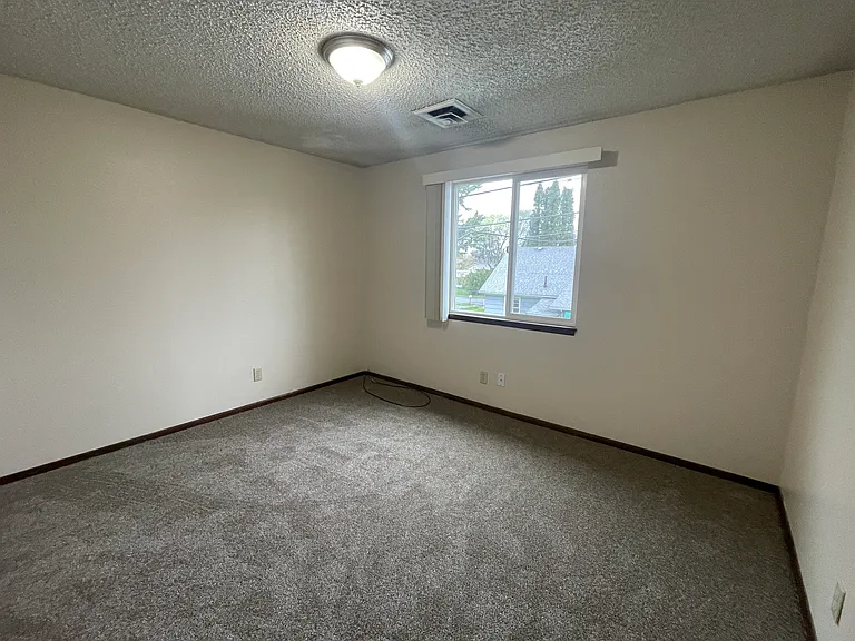 301 Jefferson Ave — Photo 7
