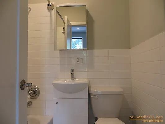 Rented by aptsandlofts.com | media 16