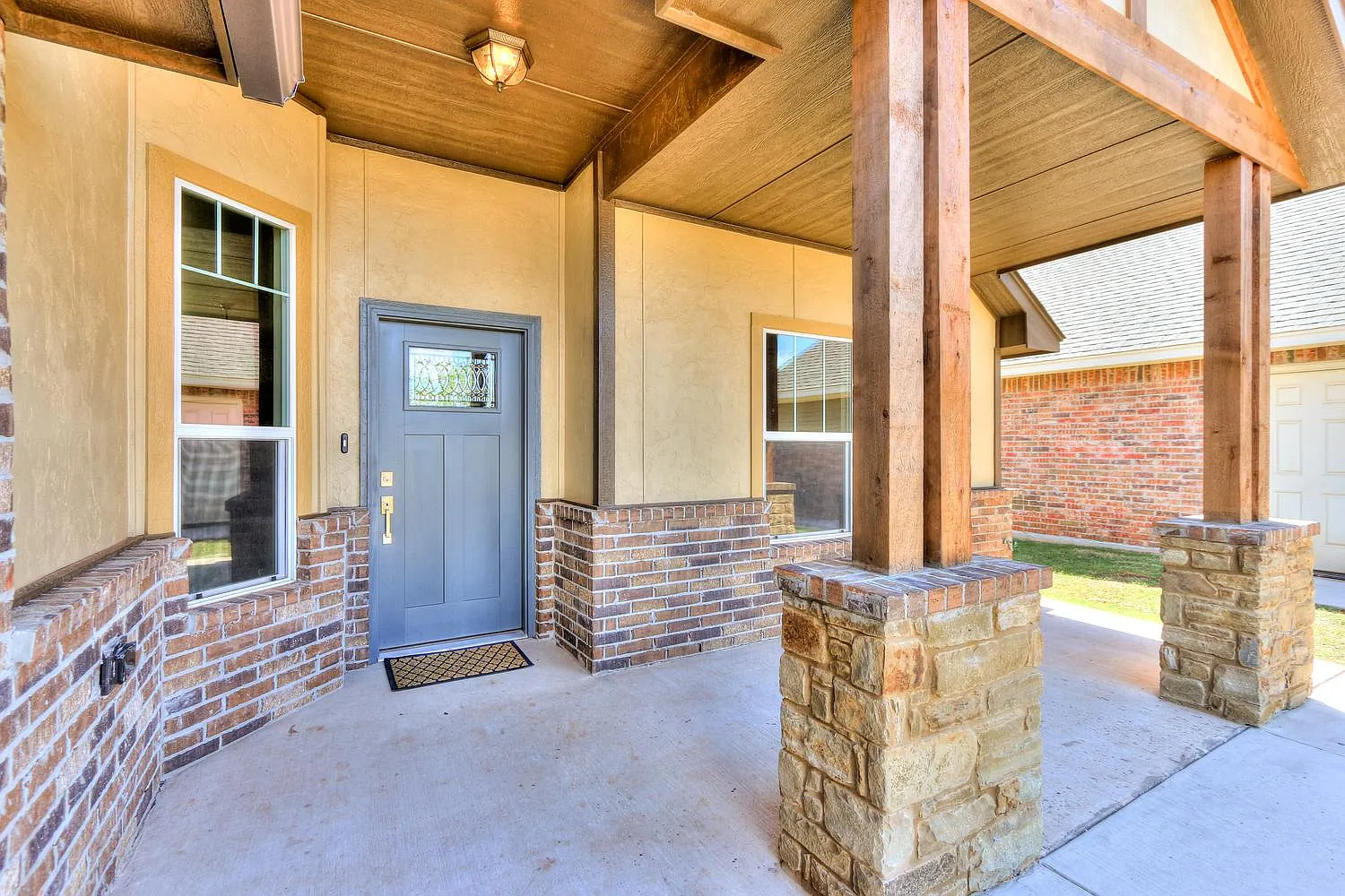2812 Cedar Creek Dr — Photo 4