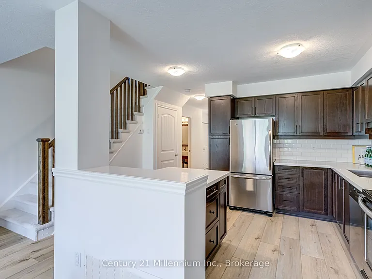 37 Silver Glen Blvd — Photo 9
