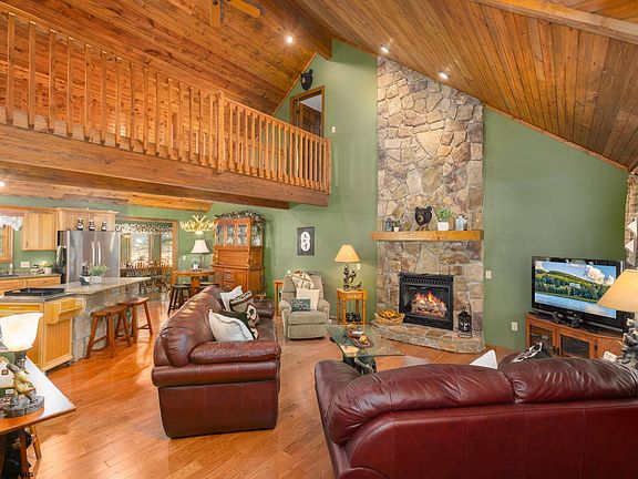 3rd image of 278 Goldenrod Dr
