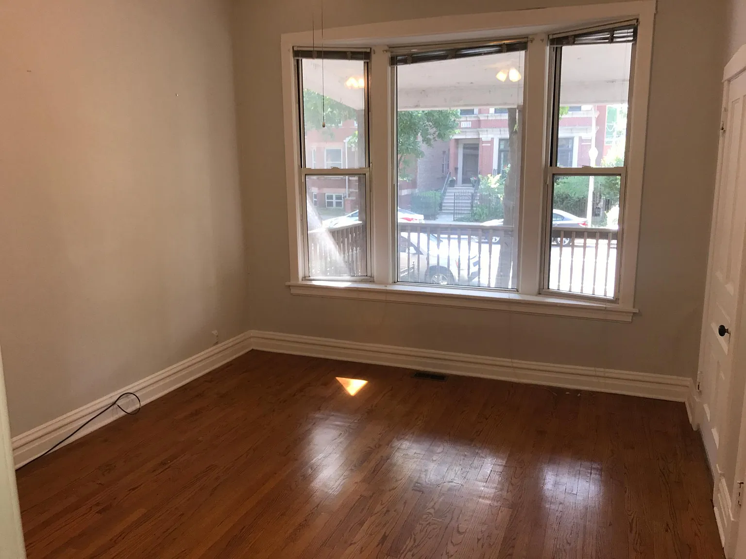 1136 W Wellington Ave — Photo 1