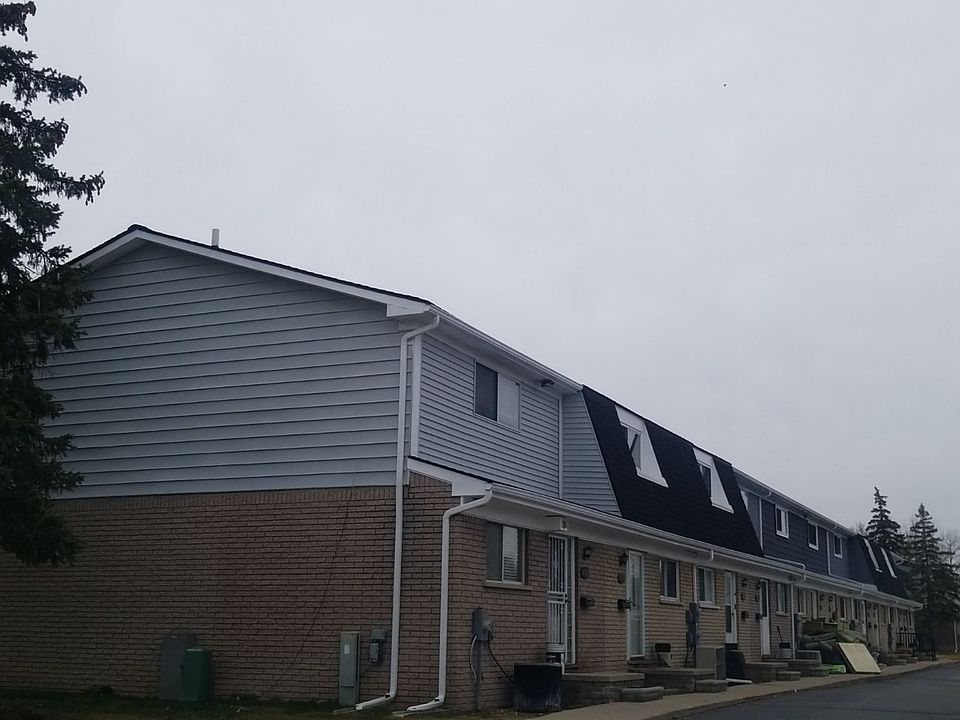 2nd image of 15964 W Eleven Mile Rd #15