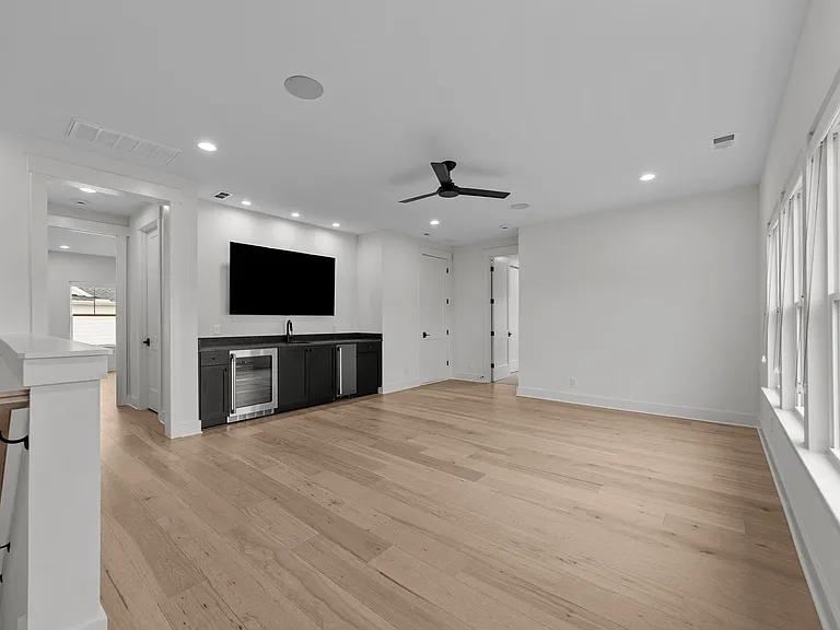 Bonus roomw with wet bar and TV in place