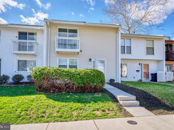 253 Willow Ter, Sterling, VA 20164