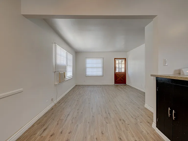 1321 E Wilson Ave #6 — Photo 8