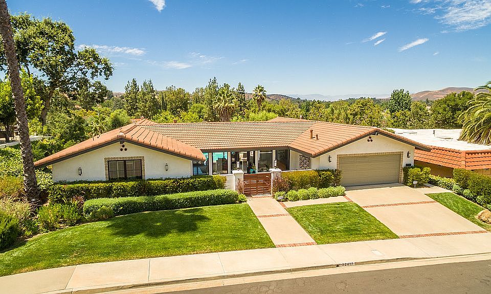 1st image of 32417 Lake Pleasant Dr